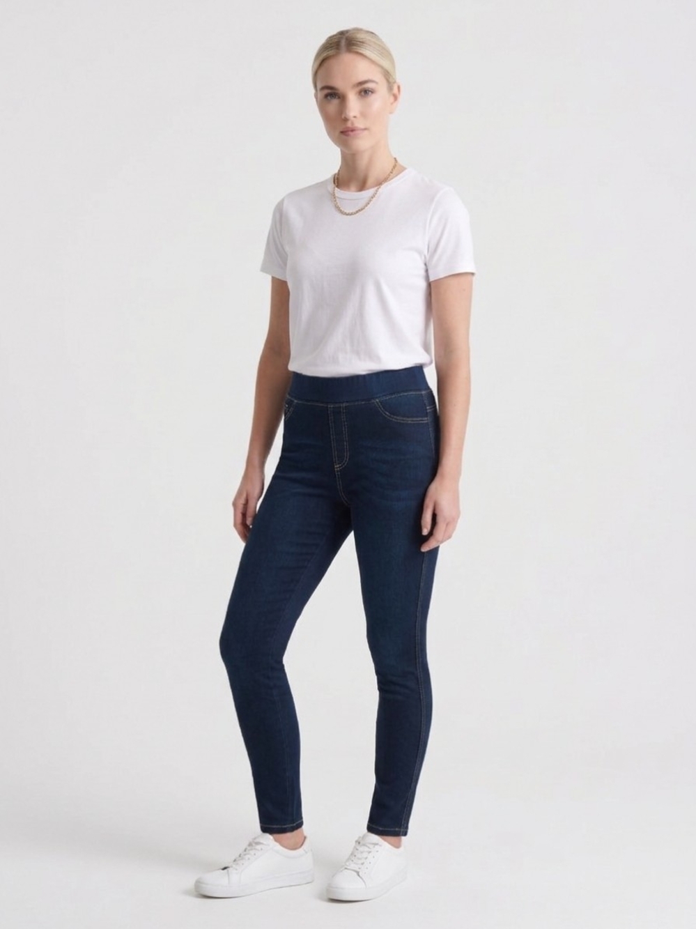 Women's Dark Blue Pull-On Skinny Jeans